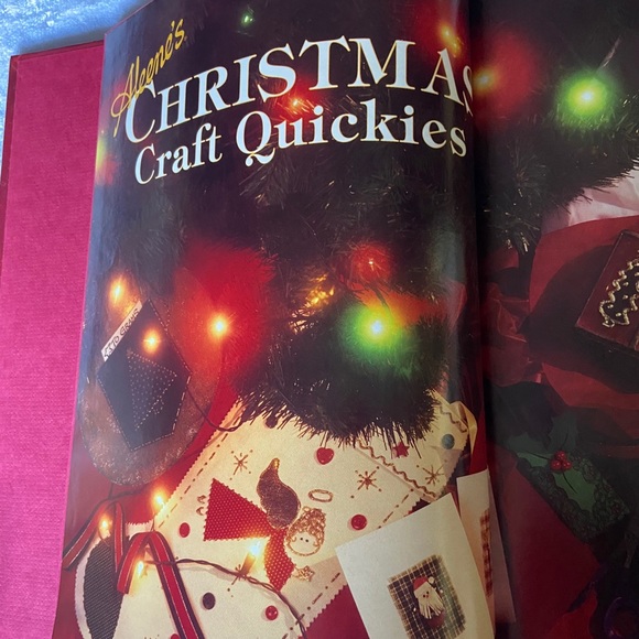 Aleene's Christmas Craft Quickies Book - Picture 4 of 7